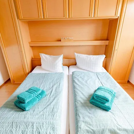 Apartment Waldweg App 2 *